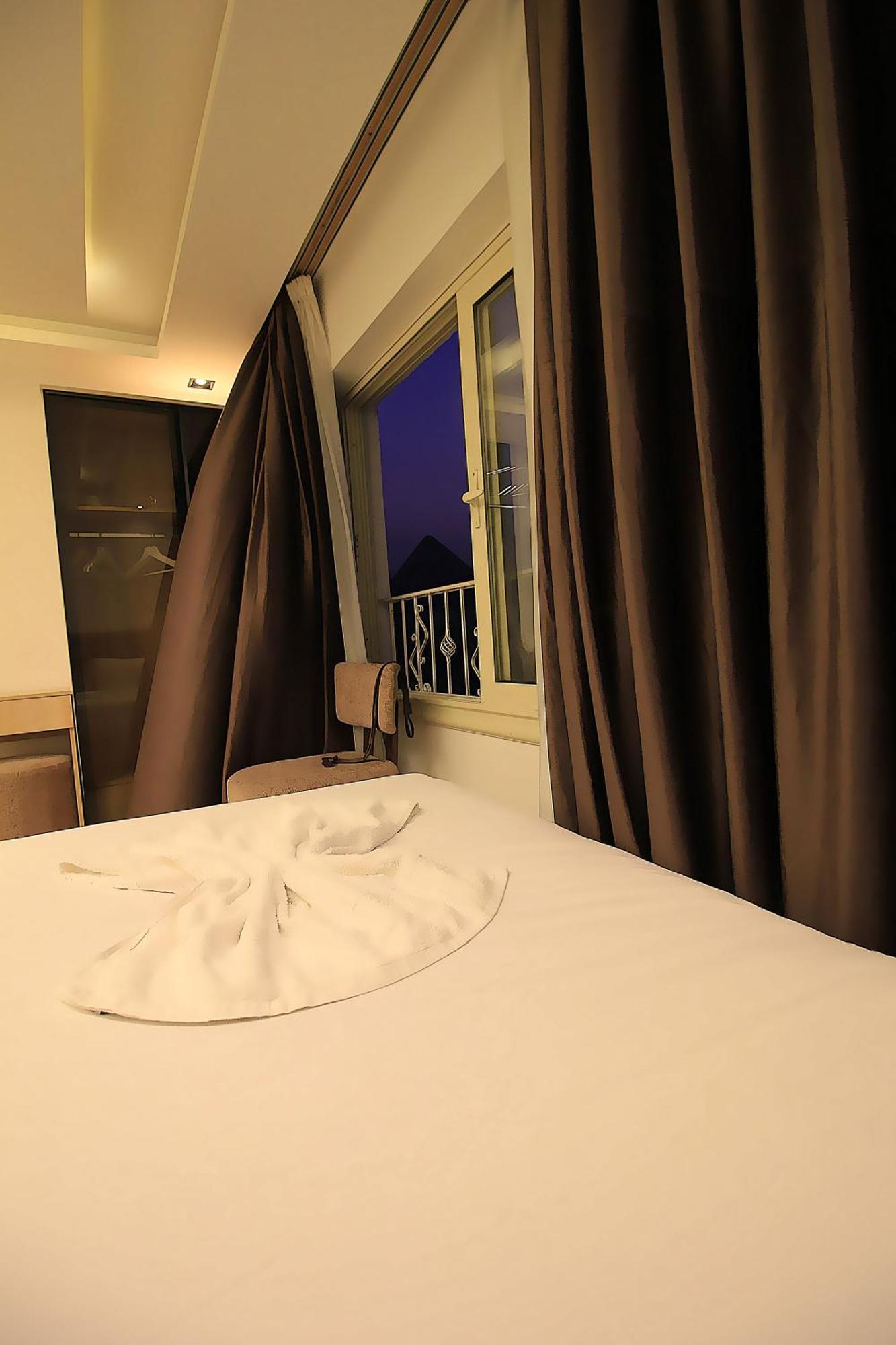 The Platinum Pyramid View Inn Kafret el-Gabal Esterno foto