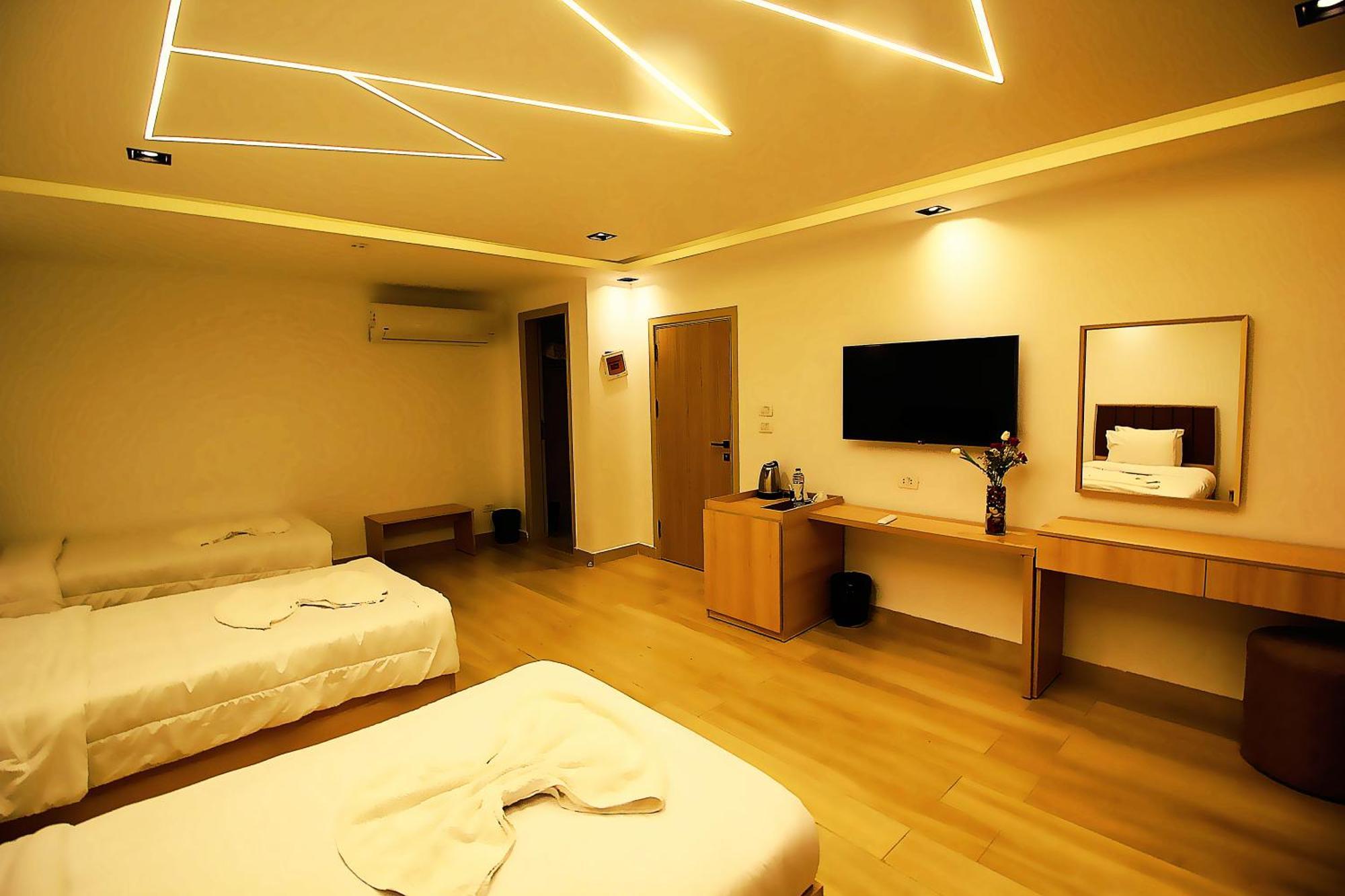 The Platinum Pyramid View Inn Kafret el-Gabal Esterno foto